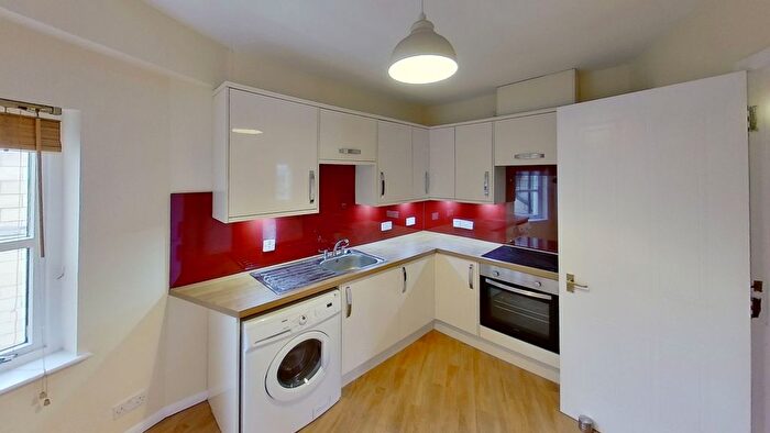 2 Bedroom Flat To Rent In Hopetoun Crescent, Edinburgh, EH7