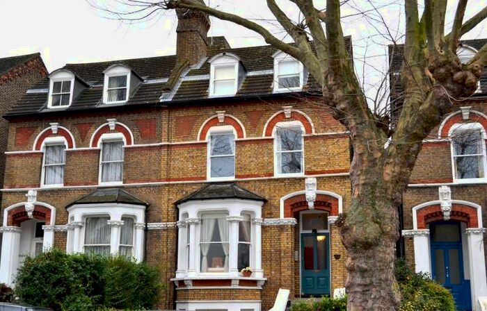 2 Bedroom Flat To Rent In Pepys Road, London, SE14