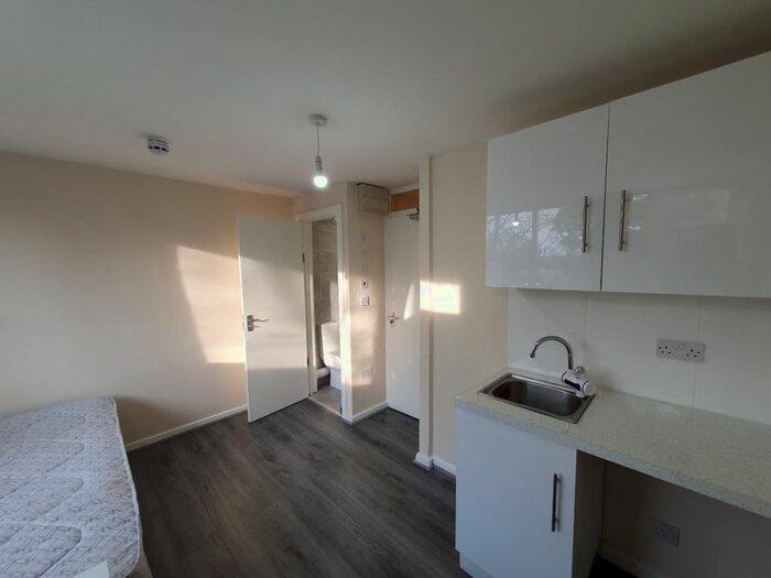 Studio To Rent In Barchester Close, London, UB8