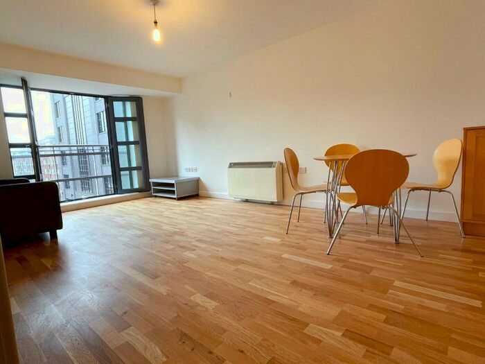 2 Bedroom Apartment To Rent In Ducie Street, Manchester, Greater Manchester, M1