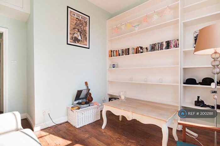 1 Bedroom Flat To Rent In Richmond Road, London, E8
