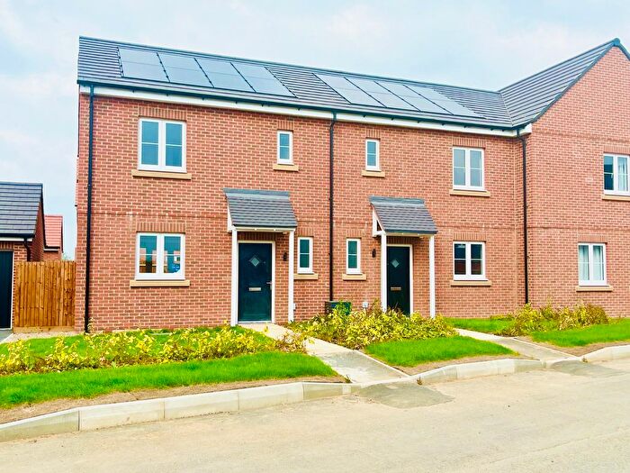 3 Bedroom Semi-Detached House For Sale In Westcott Way, Pershore, Worcestershire, WR10