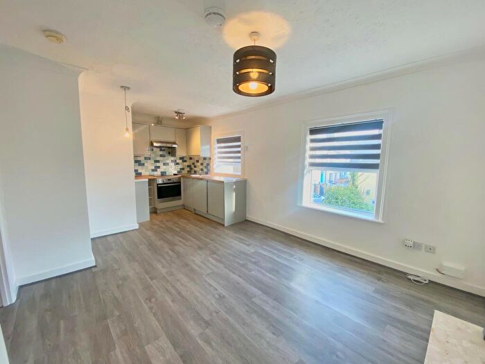 1 Bedroom Flat For Sale In Charles Street, Tring, HP23