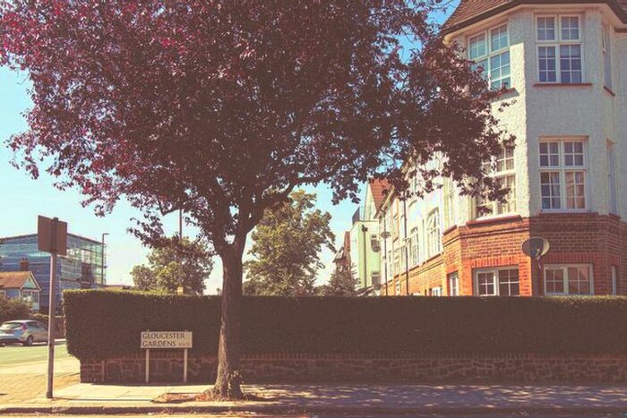 2 Bedroom Flat To Rent In Golders Green Road, London, NW11