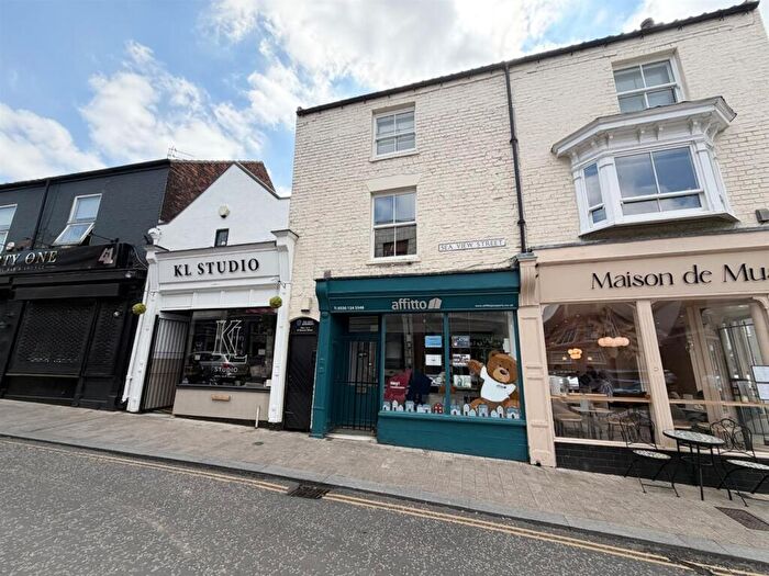 2 Bedroom Flat To Rent In Seaview Street, Cleethorpes, DN35