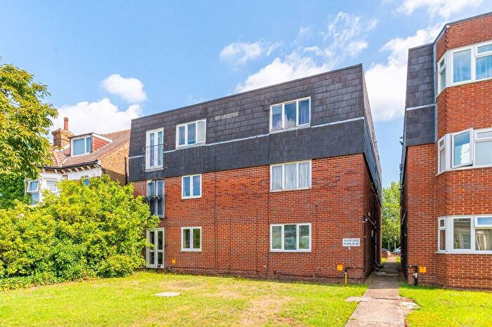 Studio To Rent In Bensham Manor Road, Thornton Heath, CR7