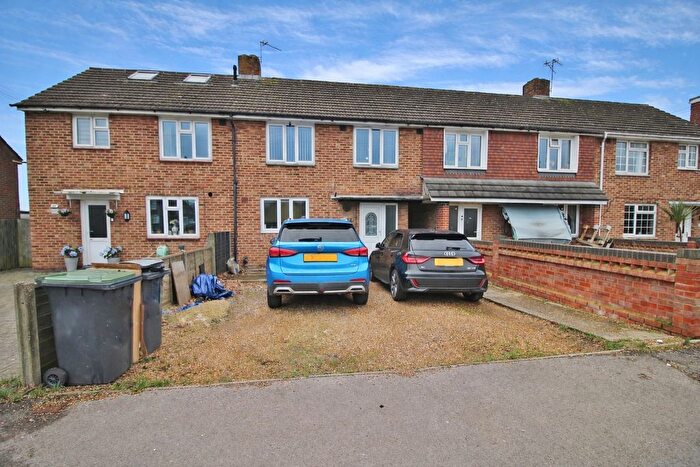 3 Bedroom Terraced House For Sale In Fraser Road, Bedhampton, PO9