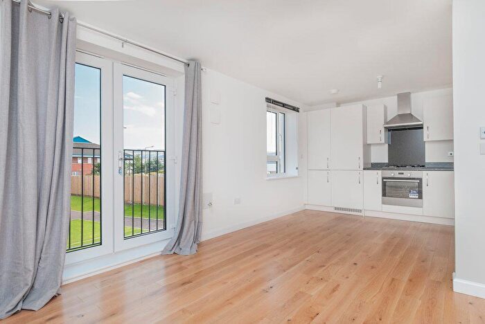 2 Bedroom Flat To Rent In L – Barnyard Park Rigg, Edinburgh, EH12