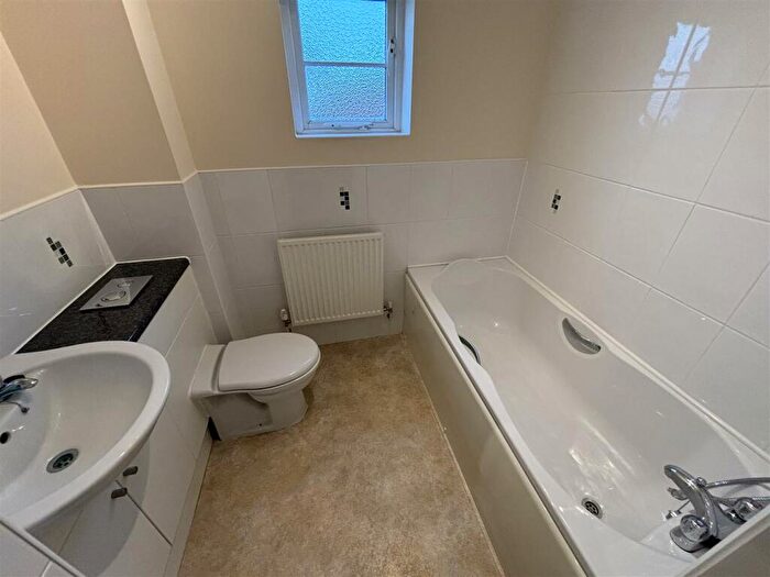 2 Bedroom Apartment To Rent In Apartment, St Helens Mews, Howden, DN14