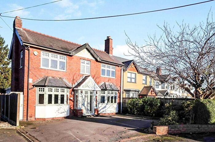 3 Bedroom Detached House For Sale In Greenhill Road, Halesowen, B62