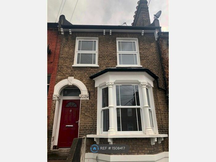 3 Bedroom Terraced House To Rent In Combedale Road, London, SE10