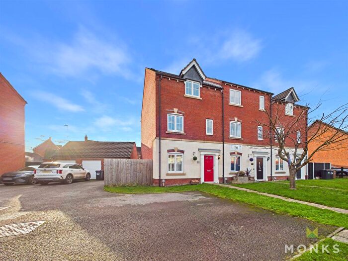 3 Bedroom Town House For Sale In Weaver Close, Oswestry, SY11