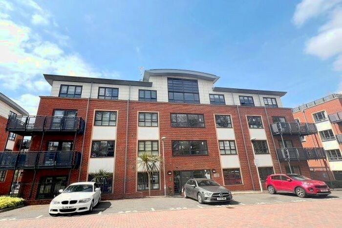 1 Bedroom Flat To Rent In Wallis Square, Farnborough, GU14