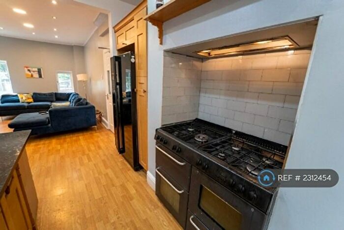 10 Bedroom Detached House To Rent In Salisbury Road, Moseley, Birmingham, B13