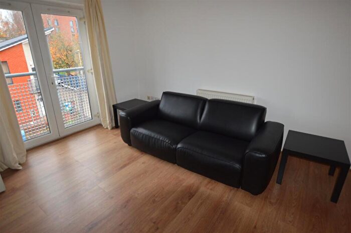 2 Bedroom House To Rent In Newbold Walk, Manchester, M15