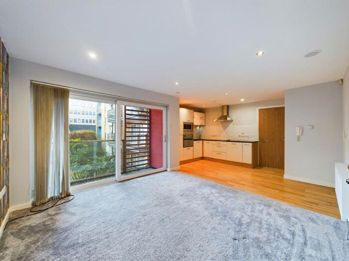 1 Bedroom Apartment For Sale In The Sawmill, Dock Street, Hull, HU1