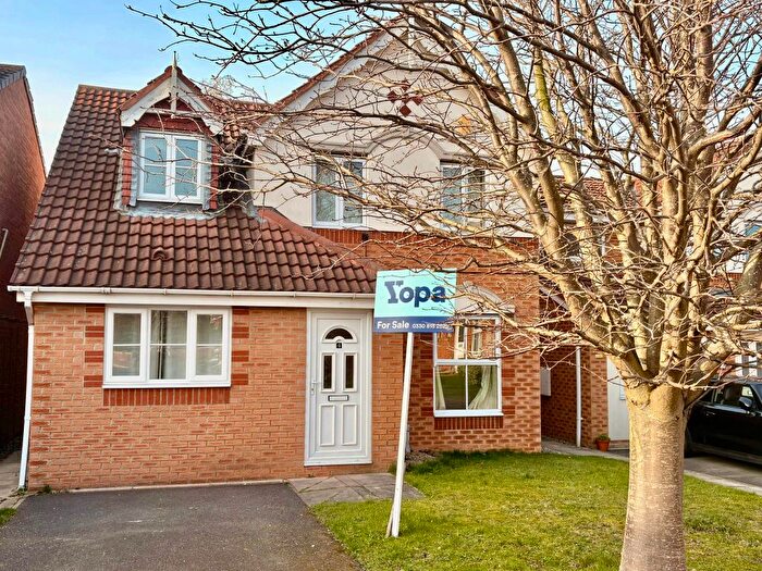 3 Bedroom Detached House For Sale In Fresh Meadows, Normanton, WF6