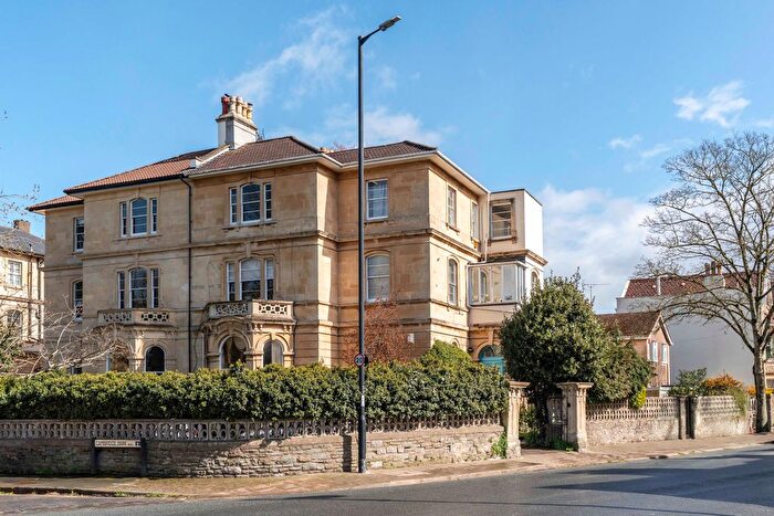3 Bedroom Flat For Sale In Cambridge Park, Redland, Bristol, BS6