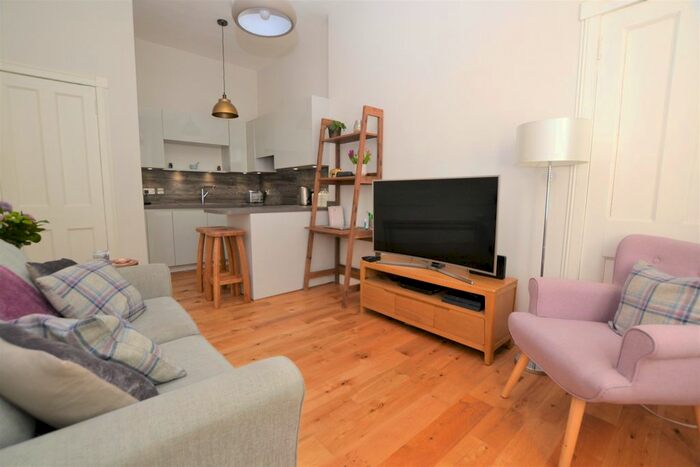 2 Bedroom Flat To Rent In Dean Park Street, Edinburgh, EH4