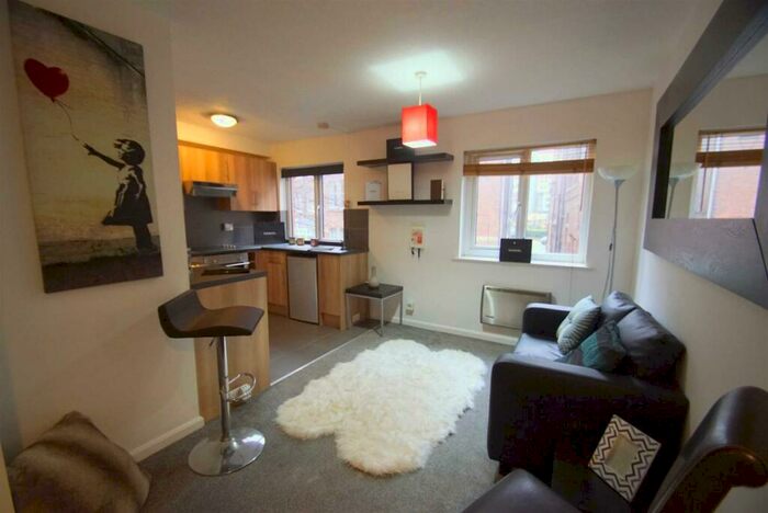 1 Bedroom Flat To Rent In Chantrell Court, Leeds City Centre, Leeds, LS2