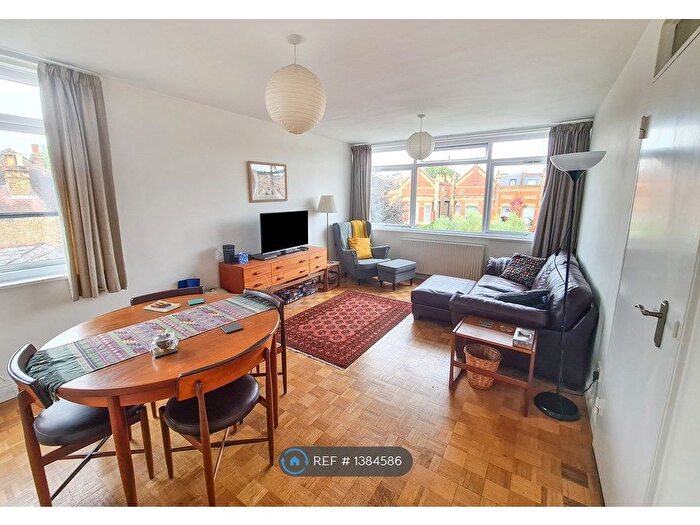 2 Bedroom Flat To Rent In Hillersdon Avenue, London, SW13