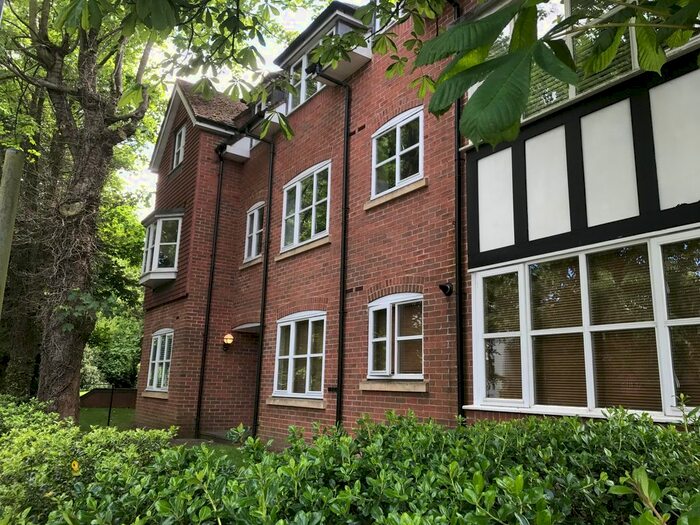 2 Bedroom Flat For Sale In Belwell Gardens, Belwell Lane, Sutton Coldfield, B74
