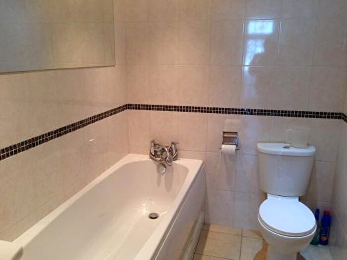 4 Bedroom Terraced House To Rent In Staines Road, Ilford, Essex, IG1