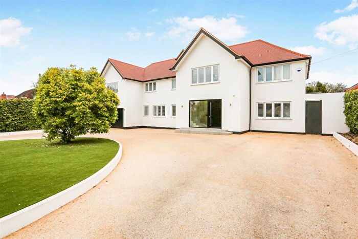 7 Bedroom Detached House For Sale In Golf Side, South Cheam, SM2
