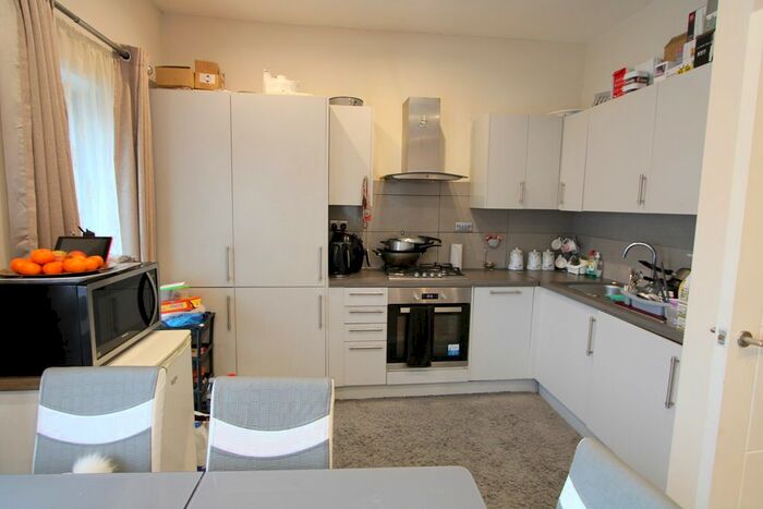 1 Bedroom Flat To Rent In London Road, Morden, SM4