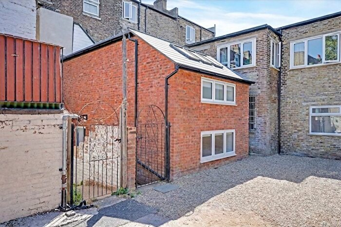 1 Bedroom Flat To Rent In Maple Road, London, SE20