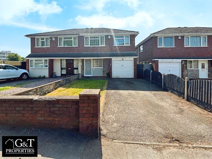 3 Bedroom Semi-Detached House For Sale In Saltwells Road, Dudley, DY2