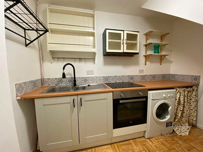 1 Bedroom Flat To Rent In Egerton Road North, Chorlton, M21