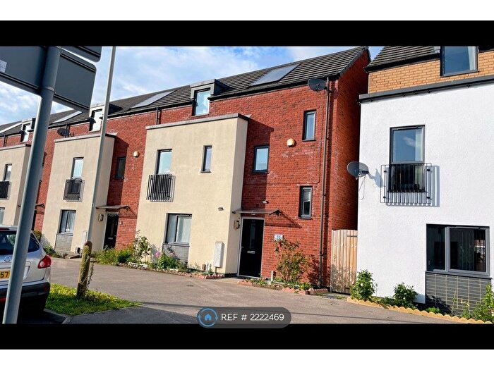4 Bedroom End Of Terrace House To Rent In Sandal Avenue, Leicester, LE4