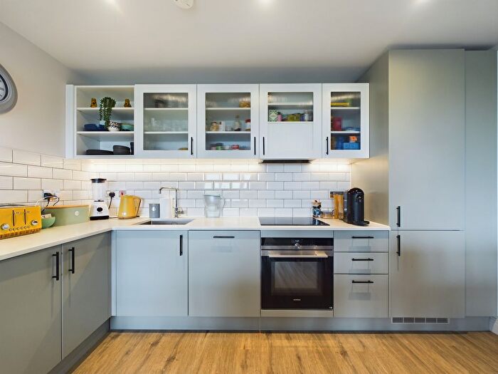 2 Bedroom Flat To Rent In Albion Way, Horsham, RH12