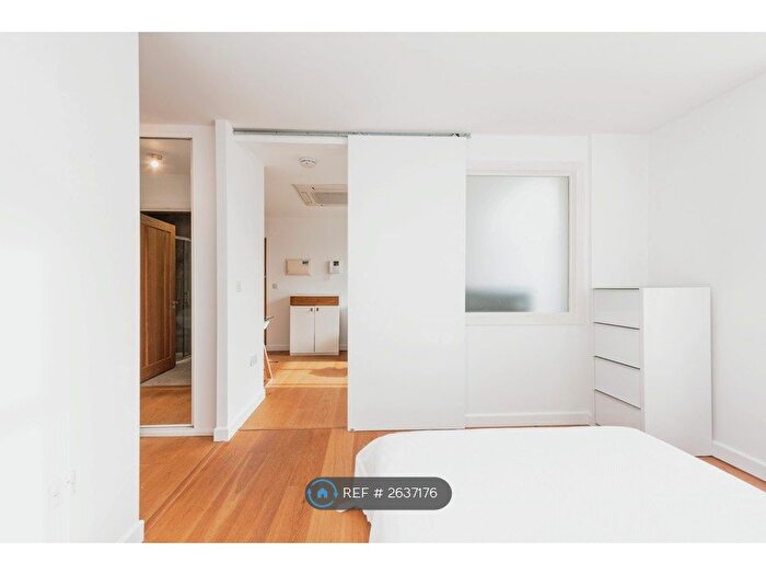 1 Bedroom Flat To Rent In Chertsey Road, Twickenham, TW1