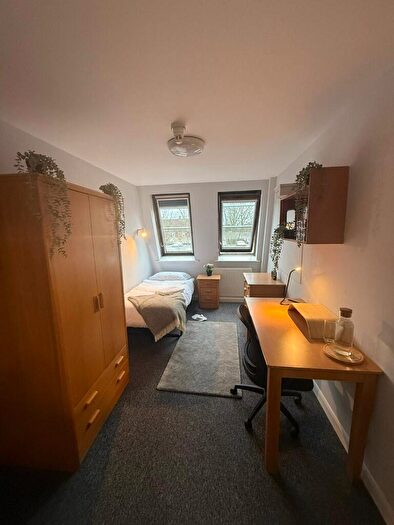 1 Bedroom Private Hall To Rent In Ivy Halls, London, NW2