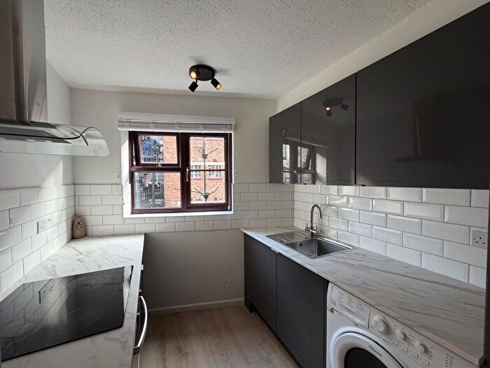1 Bedroom Flat To Rent In Lynton Road, Acton, W3