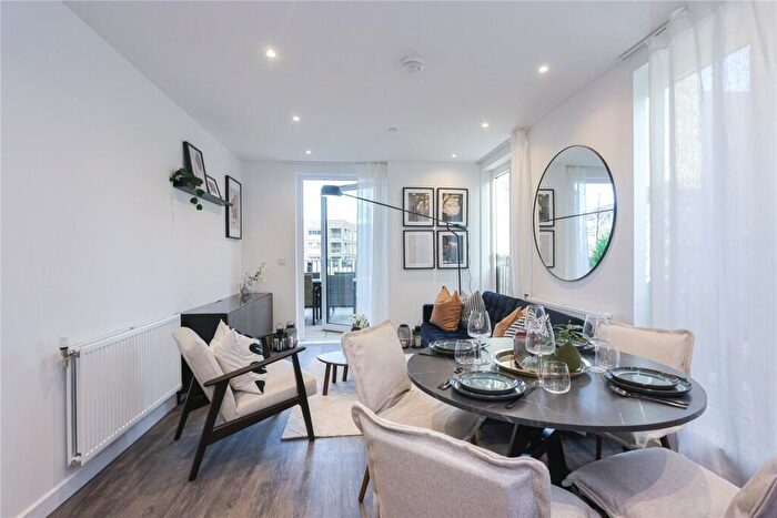 1 Bedroom Apartment To Rent In Medawar Drive, London, NW7