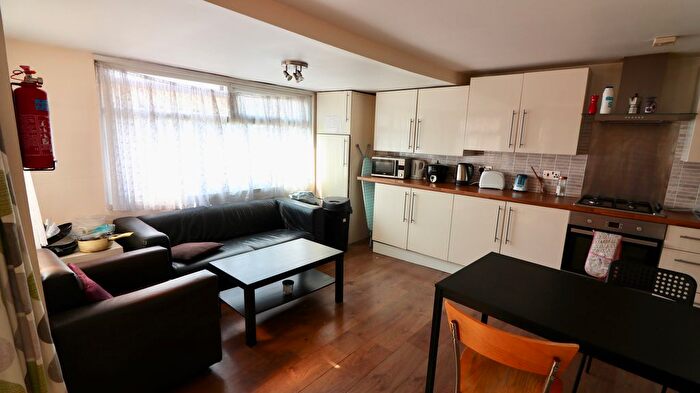 5 Bedroom Terraced House To Rent In Coolfin Road, London, E16