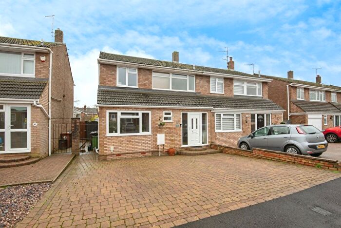 3 Bedroom Semi-Detached House For Sale In Snells Mead, Buntingford, SG9