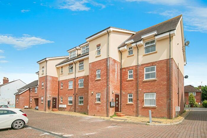 2 Bedroom Flat For Sale In Main Road, Harwich, CO12