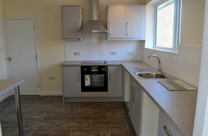 2 Bedroom Flat To Rent In Glenthorne Avenue, Yeovil, BA21