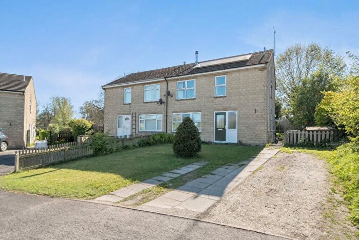 3 Bedroom Semi-Detached House For Sale In Swinburn Road, Masham, HG4