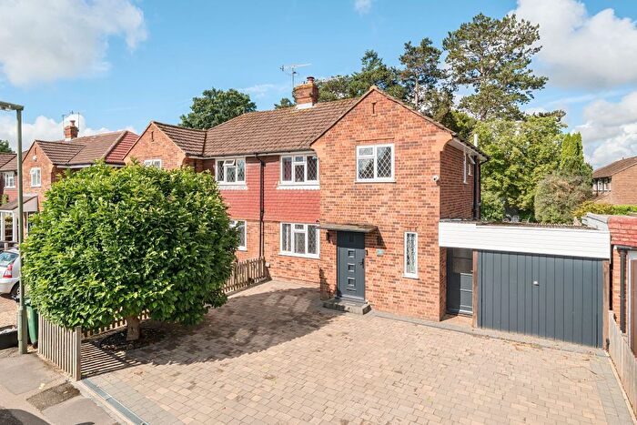 3 Bedroom Semi-detached House For Sale In Benhams Drive, Horley, RH6