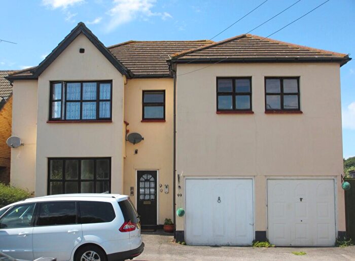 2 Bedroom Flat To Rent In Flat, Greensward Lane, SS5