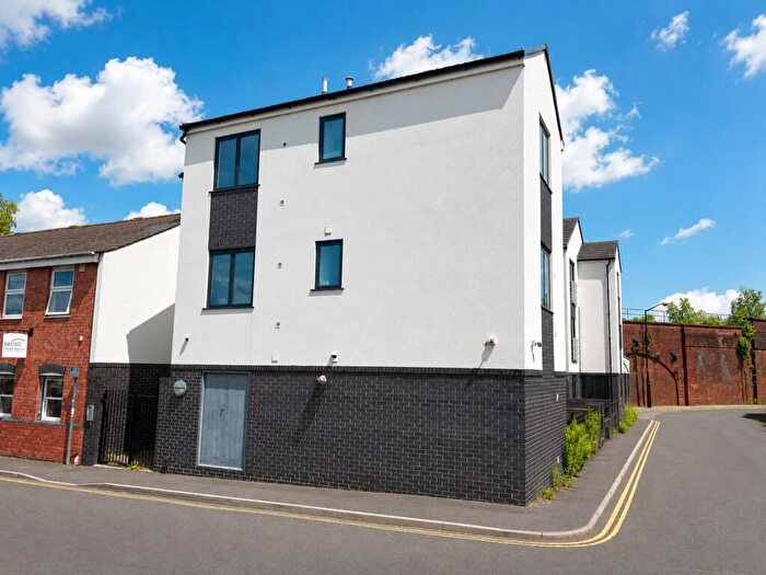 1 Bedroom Apartment To Rent In Court Street, Leamington Spa, CV31