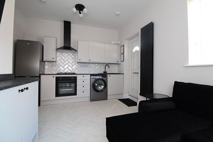 2 Bedroom Flat To Rent In Denman Street, Radford, Nottingham, NG7