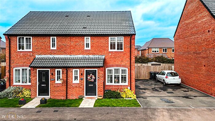 3 Bedroom Semi-Detached House For Sale In Valens Crescent, Nuneaton, Warwickshire, CV11
