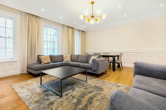 2 Bedroom Flat To Rent In Stratton Street, London, W1J