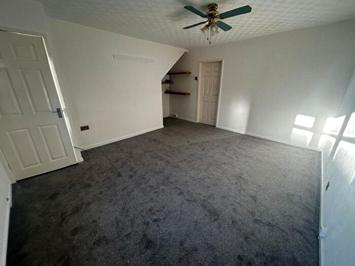 3 Bedroom Semi Detached House To Rent In Crantock Drive, Stalybridge, SK15